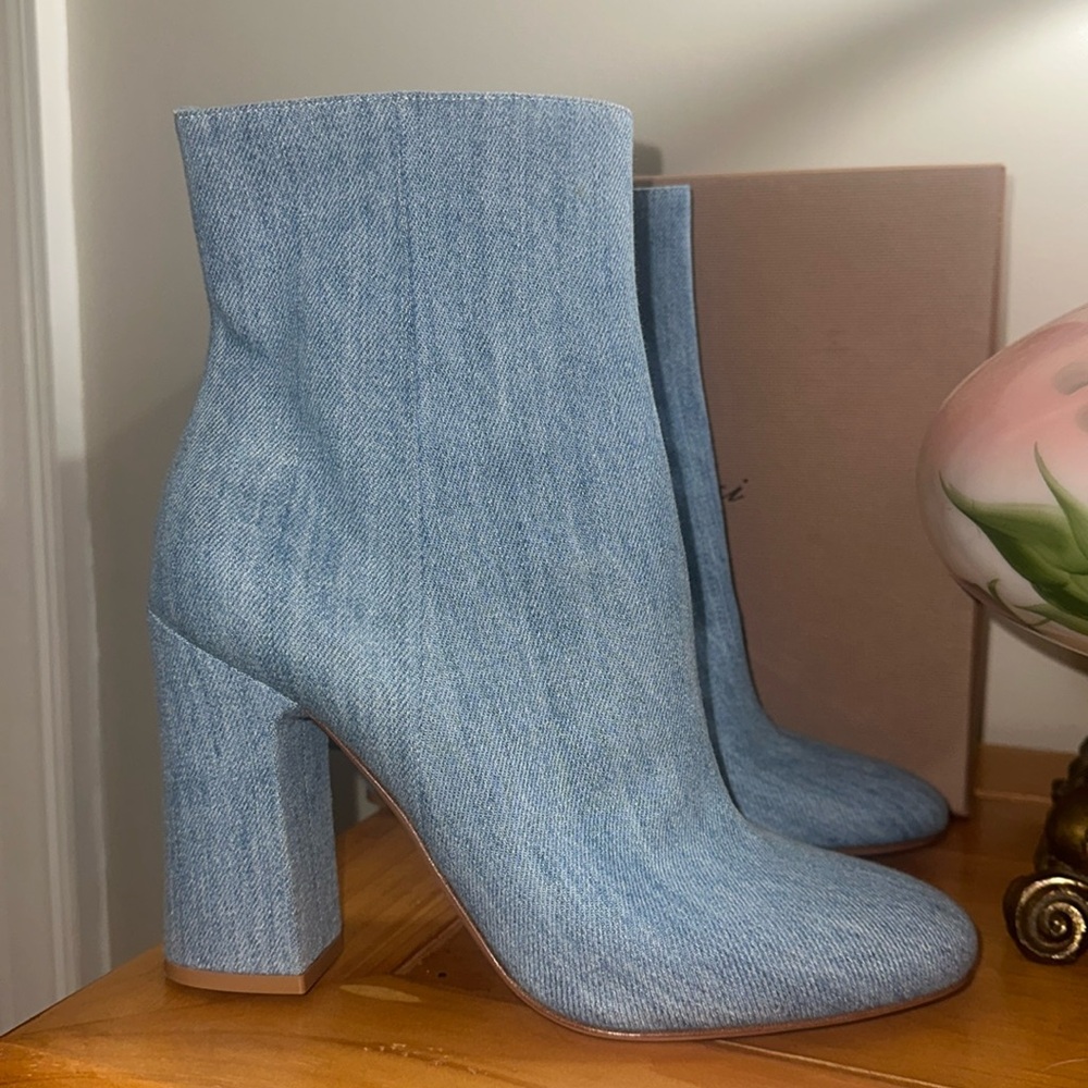 Statement Boots